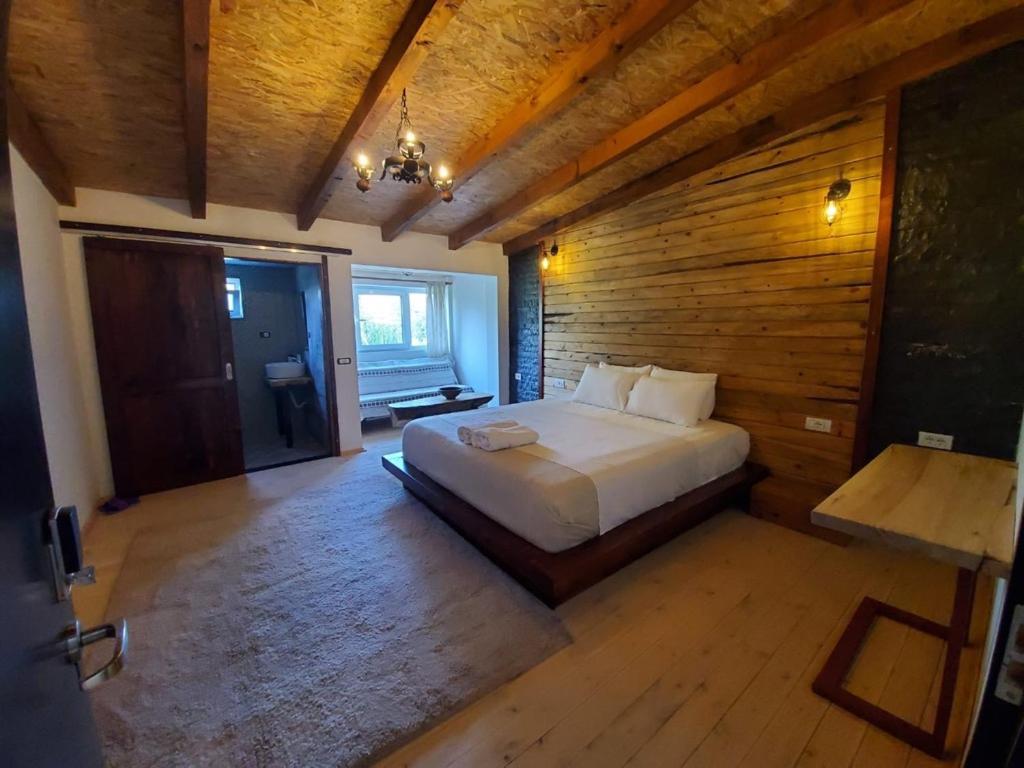Hotel Devi Erseke Exterior photo